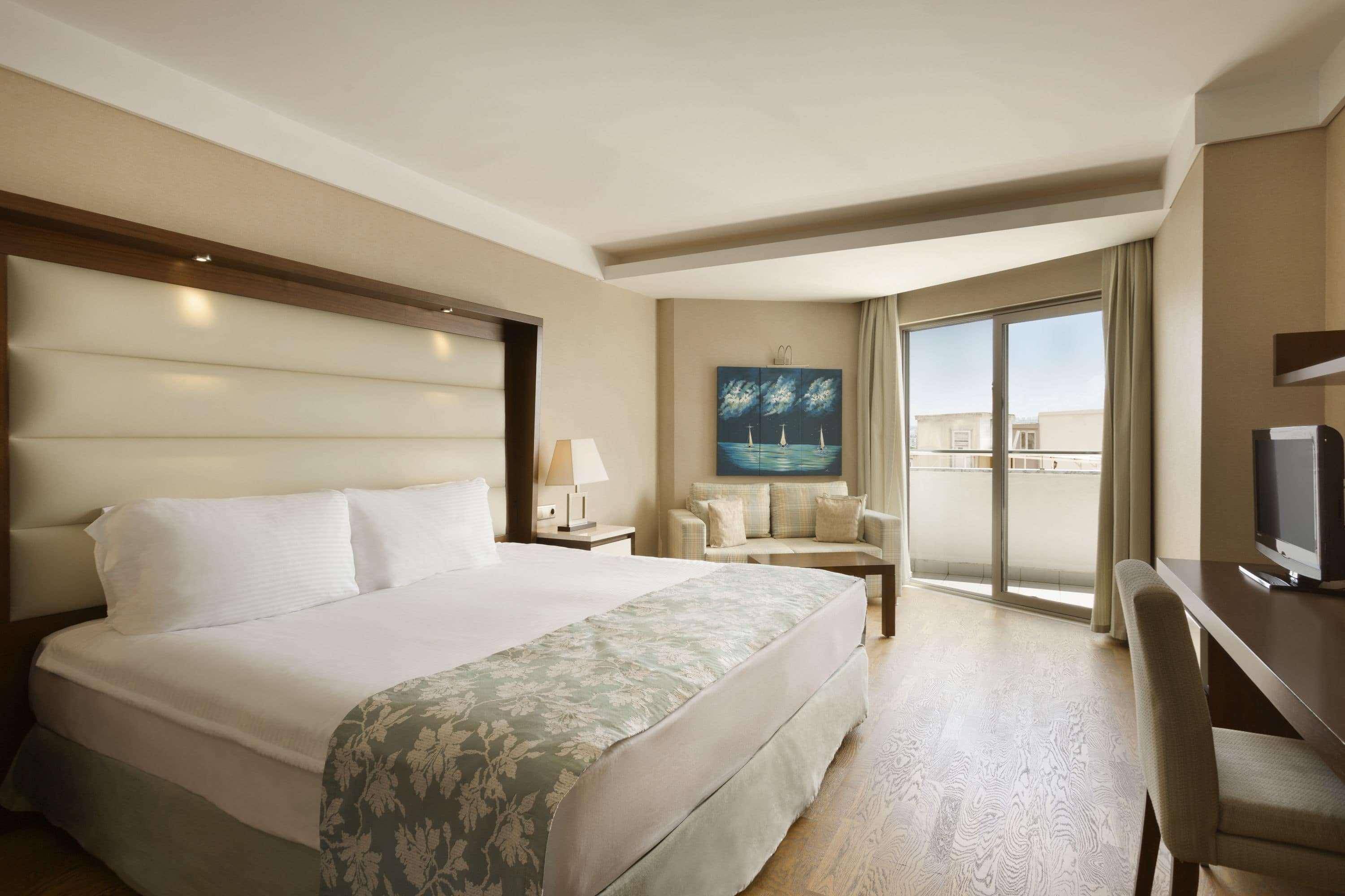 Ramada Plaza Antalya Hotel Exterior photo A room at the hotel