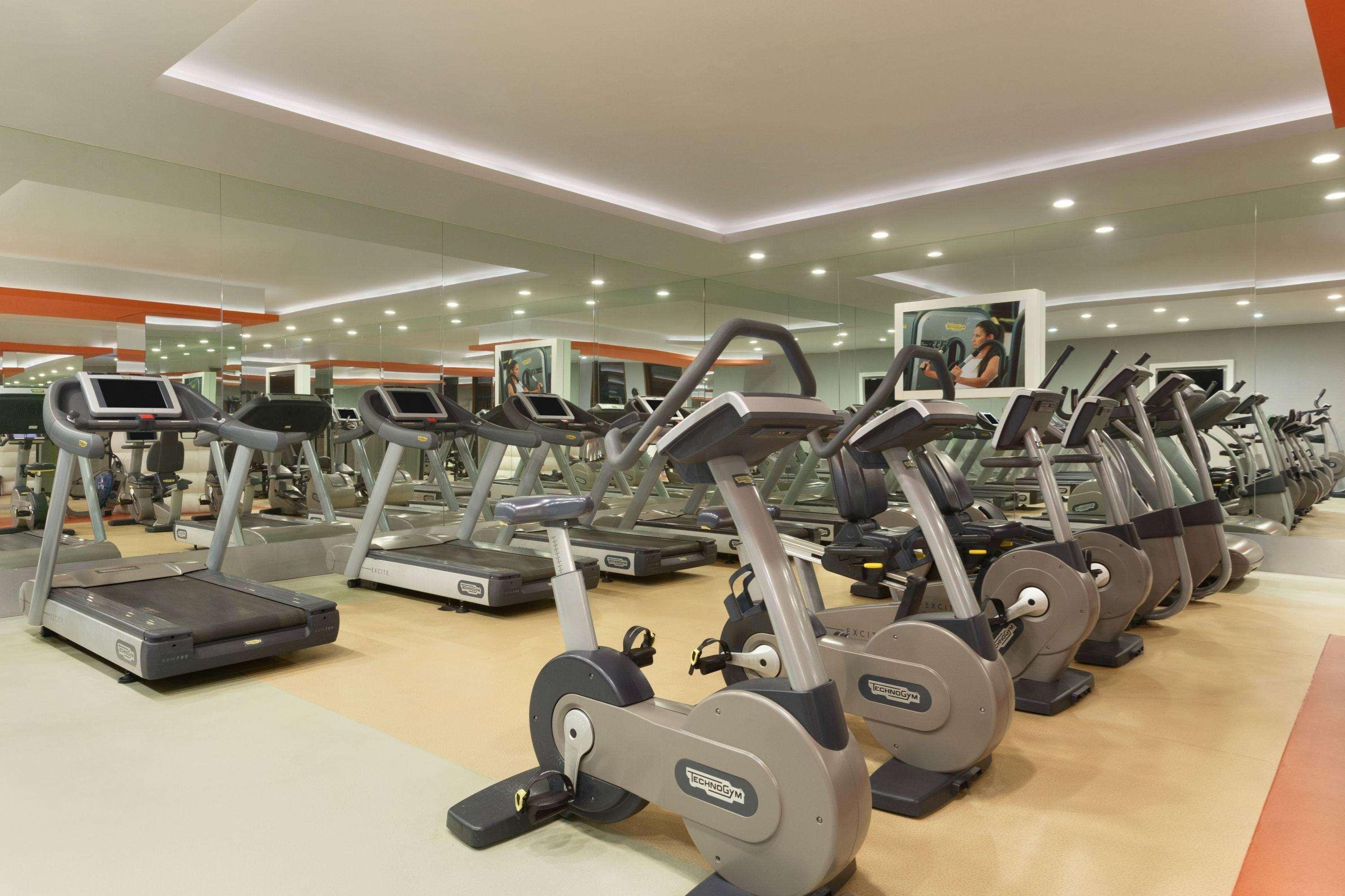 Ramada Plaza Antalya Hotel Exterior photo The gym at the hotel