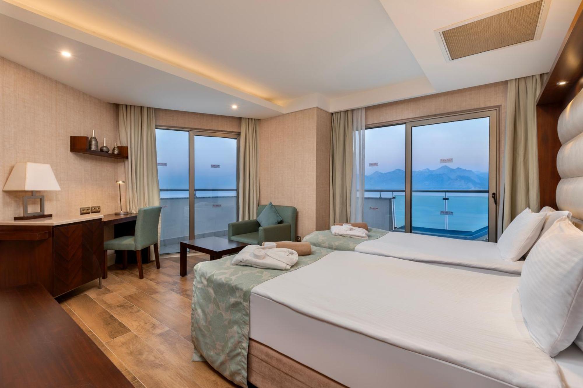 Ramada Plaza Antalya Hotel Exterior photo A room at the hotel
