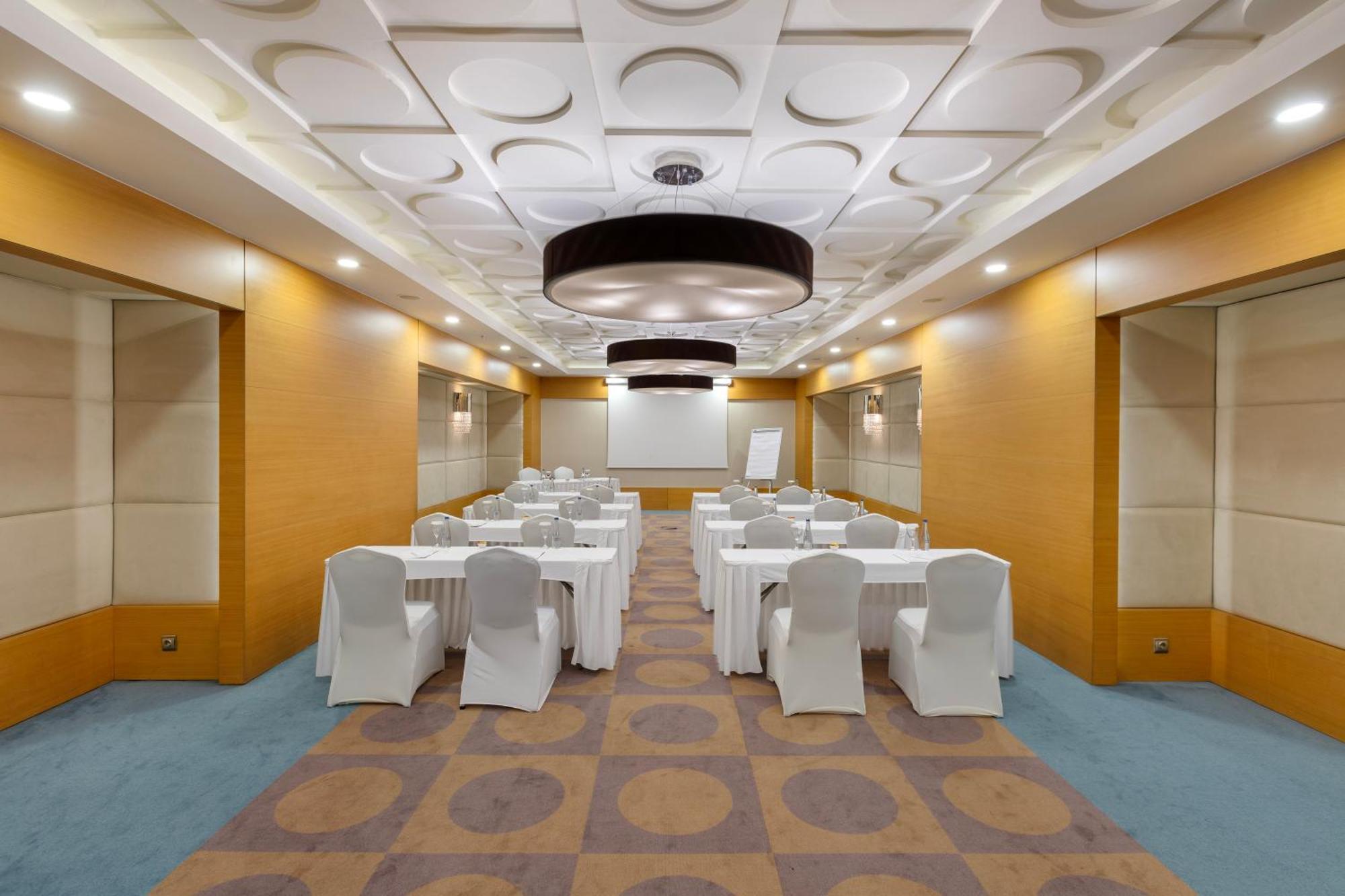 Ramada Plaza Antalya Hotel Exterior photo Meeting room at the hotel