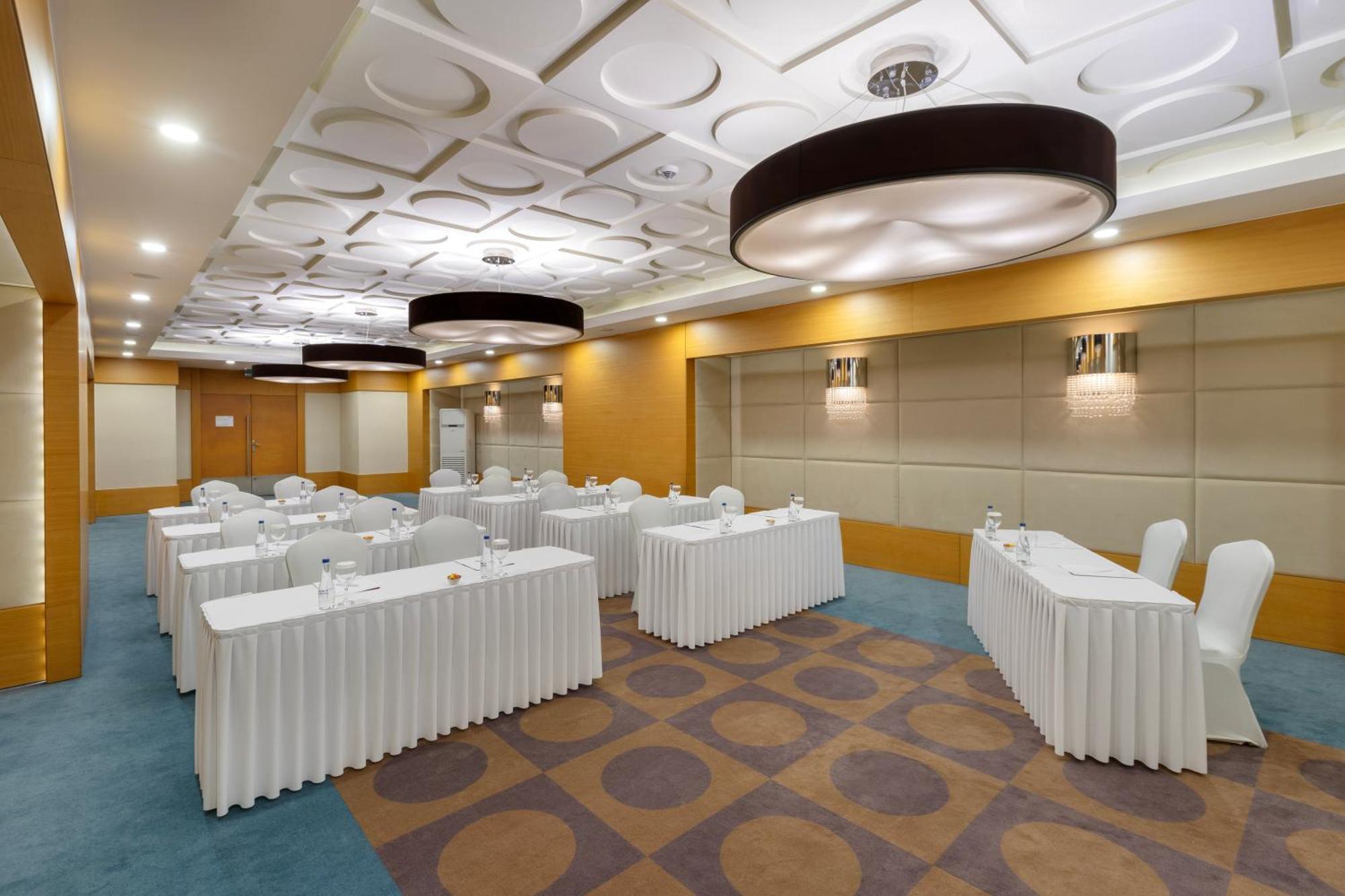 Ramada Plaza Antalya Hotel Exterior photo Meeting room