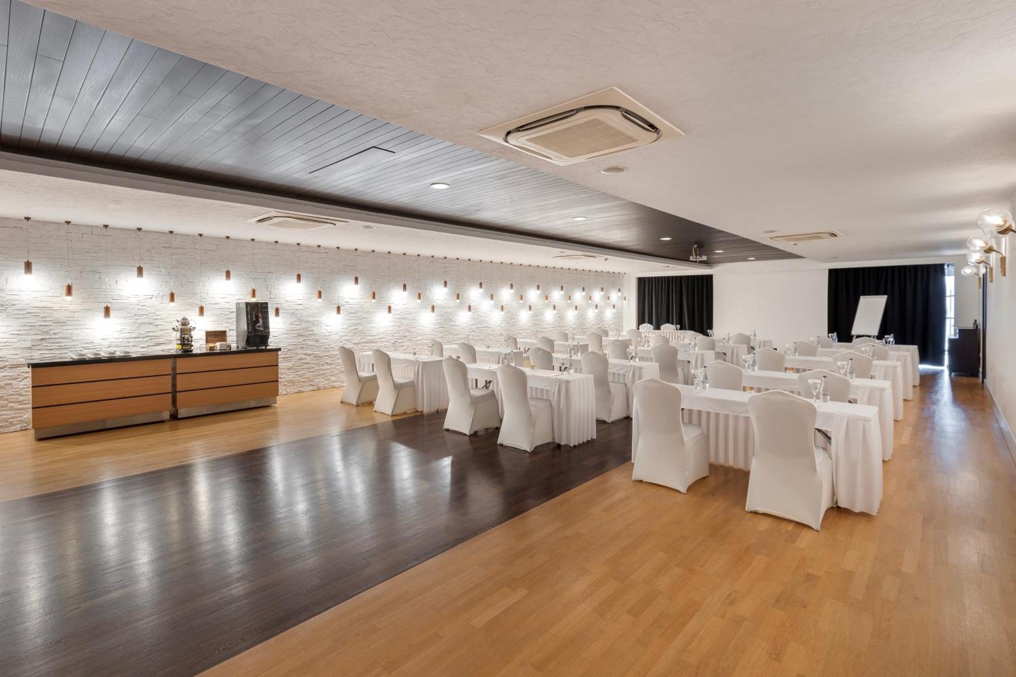 Ramada Plaza Antalya Hotel Exterior photo Meeting room