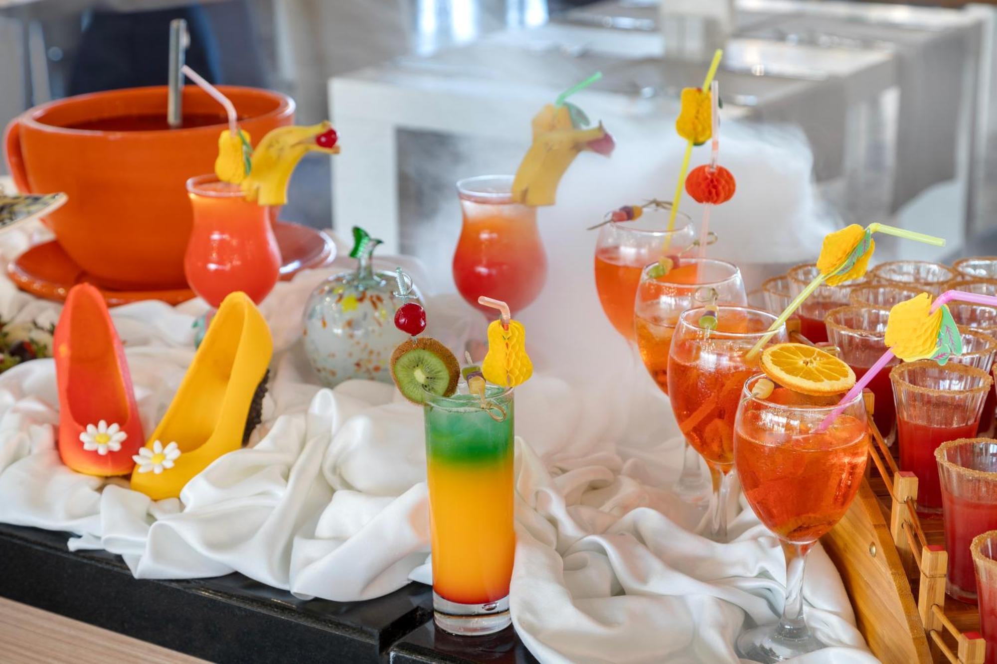 Ramada Plaza Antalya Hotel Exterior photo Non-alcoholic drinks
