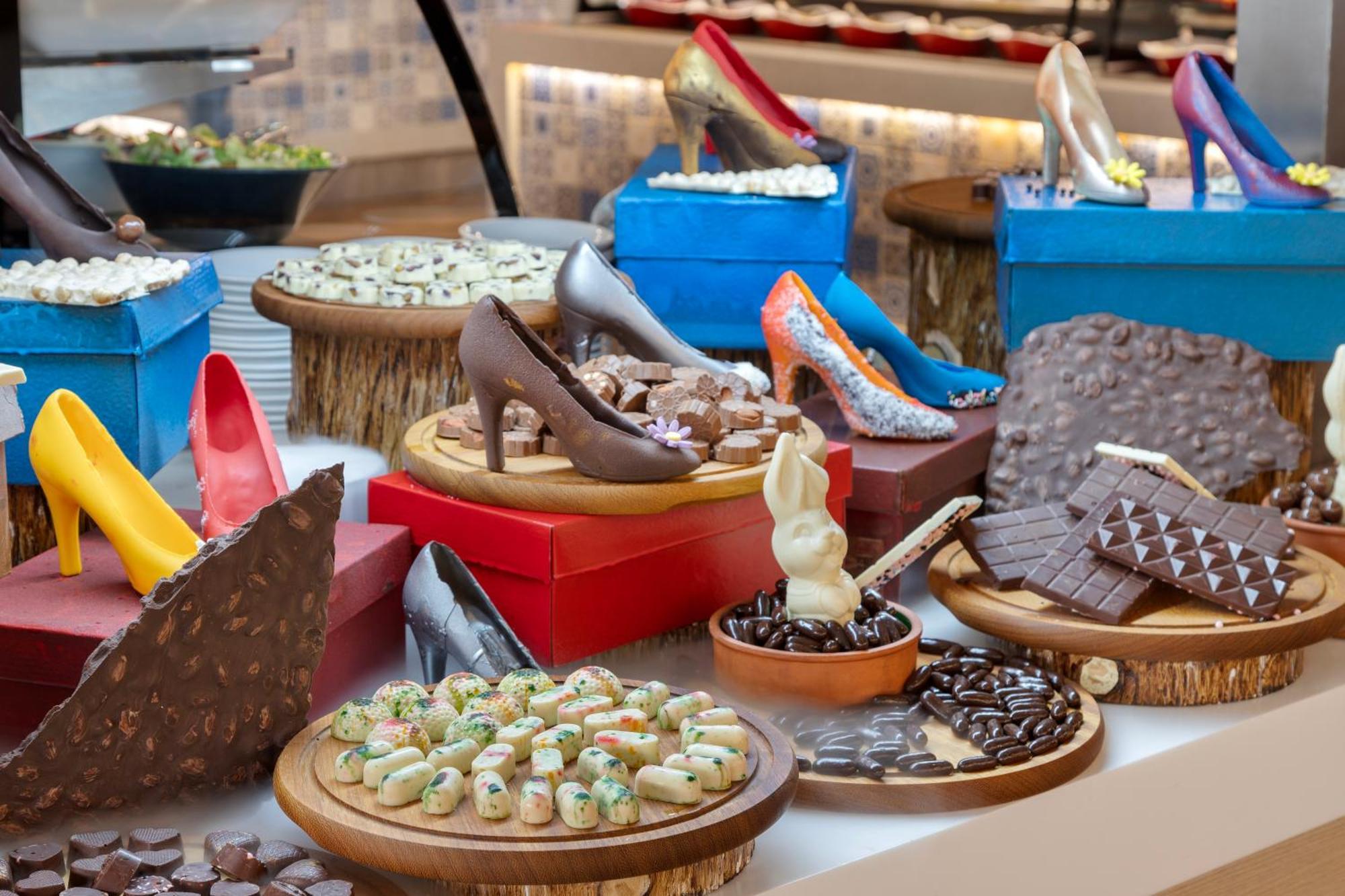 Ramada Plaza Antalya Hotel Exterior photo Chocolate shoes