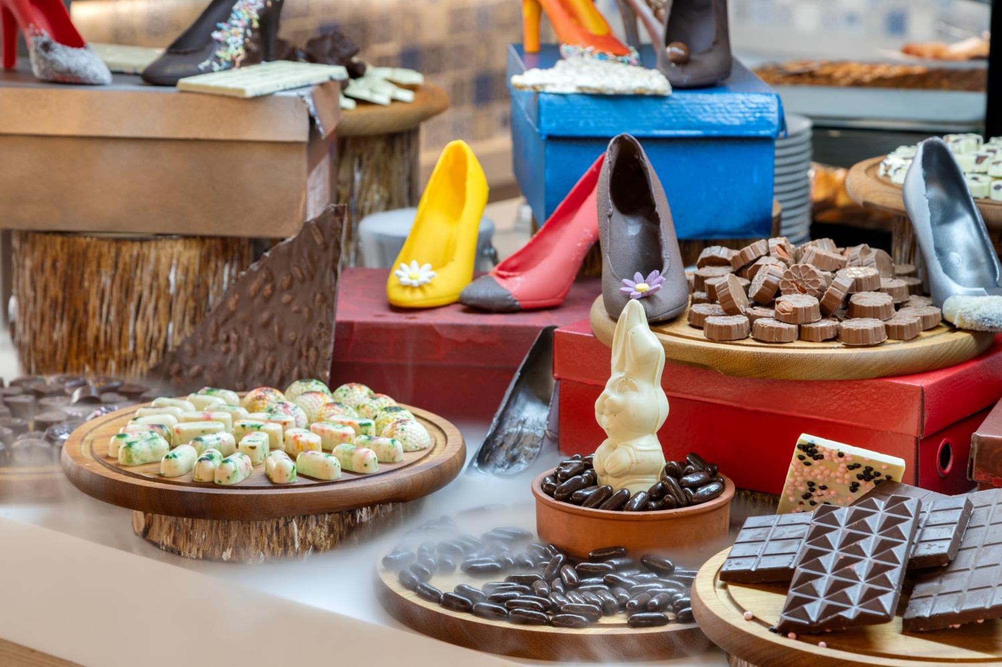 Ramada Plaza Antalya Hotel Exterior photo Chocolate shoes