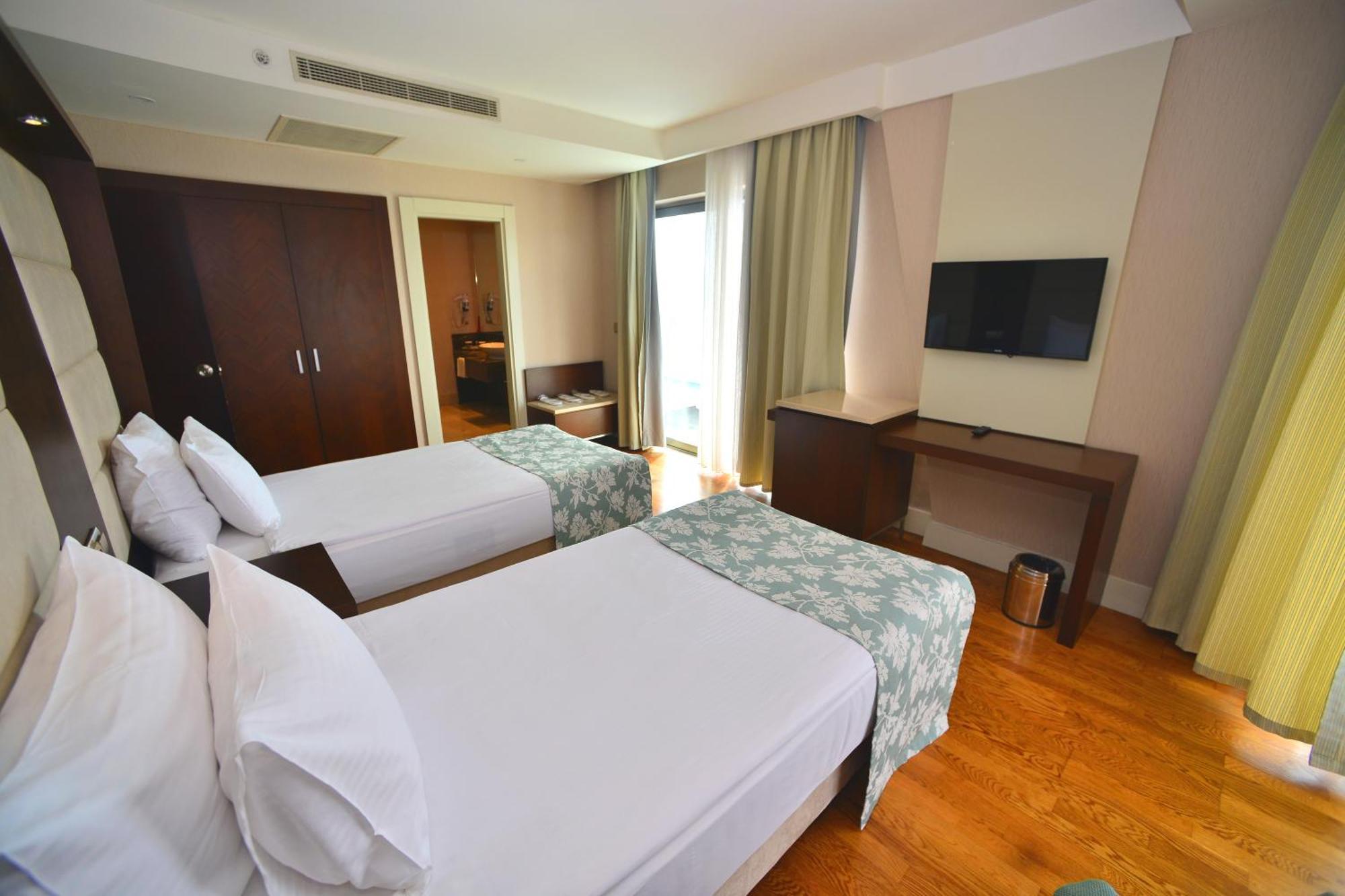 Ramada Plaza Antalya Hotel Exterior photo