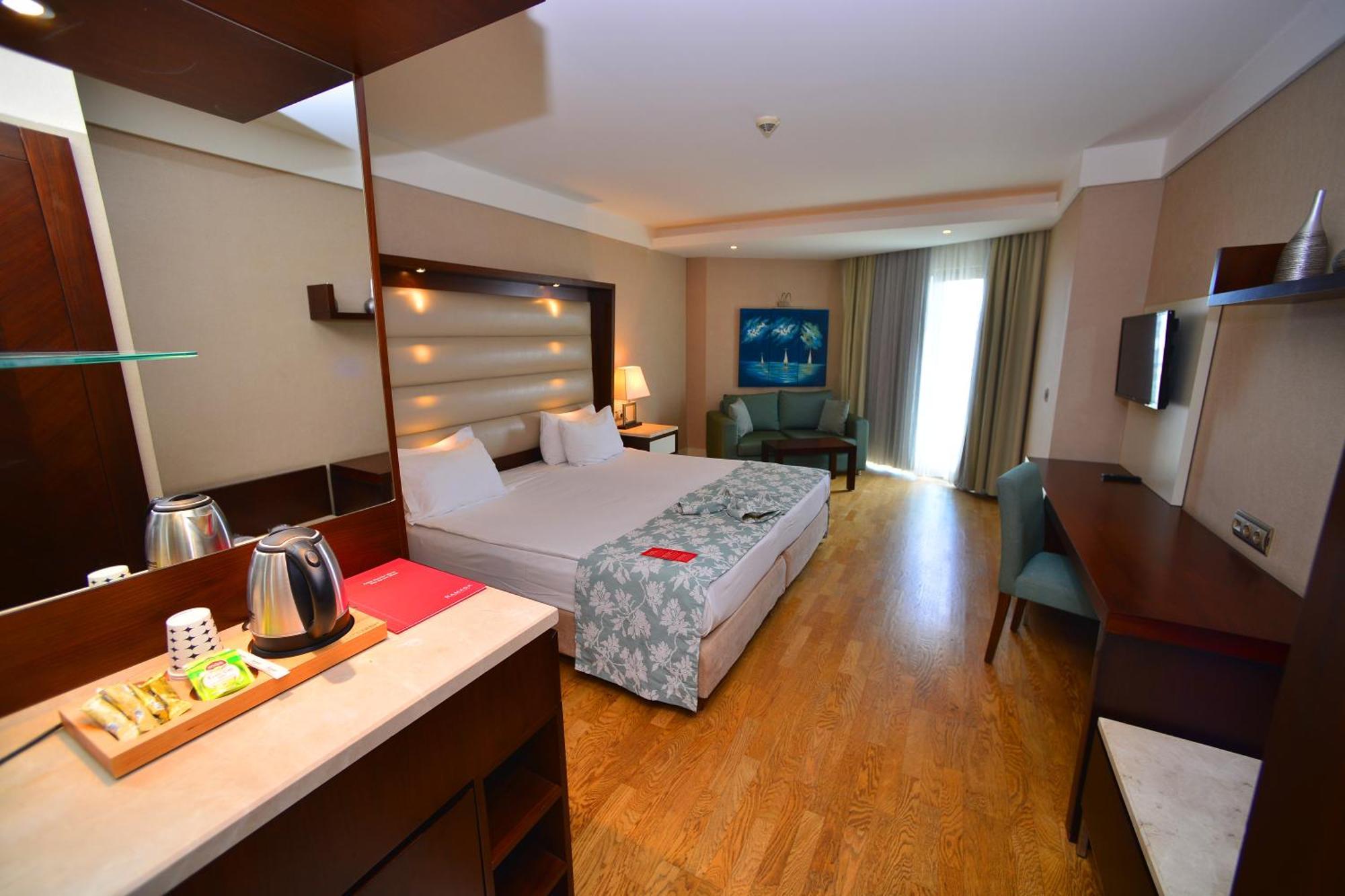 Ramada Plaza Antalya Hotel Exterior photo