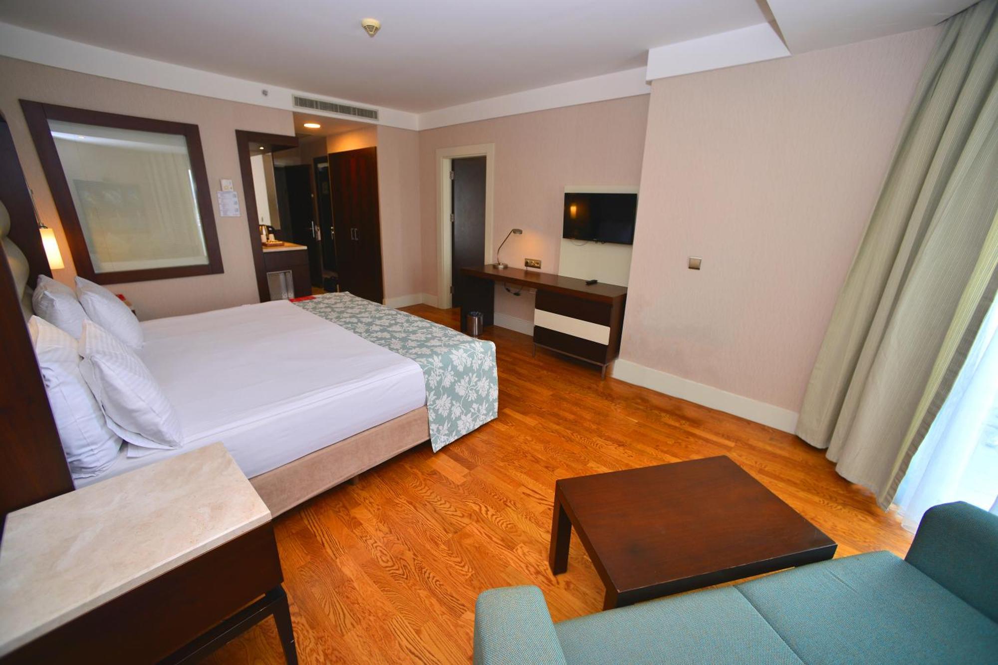 Ramada Plaza Antalya Hotel Exterior photo