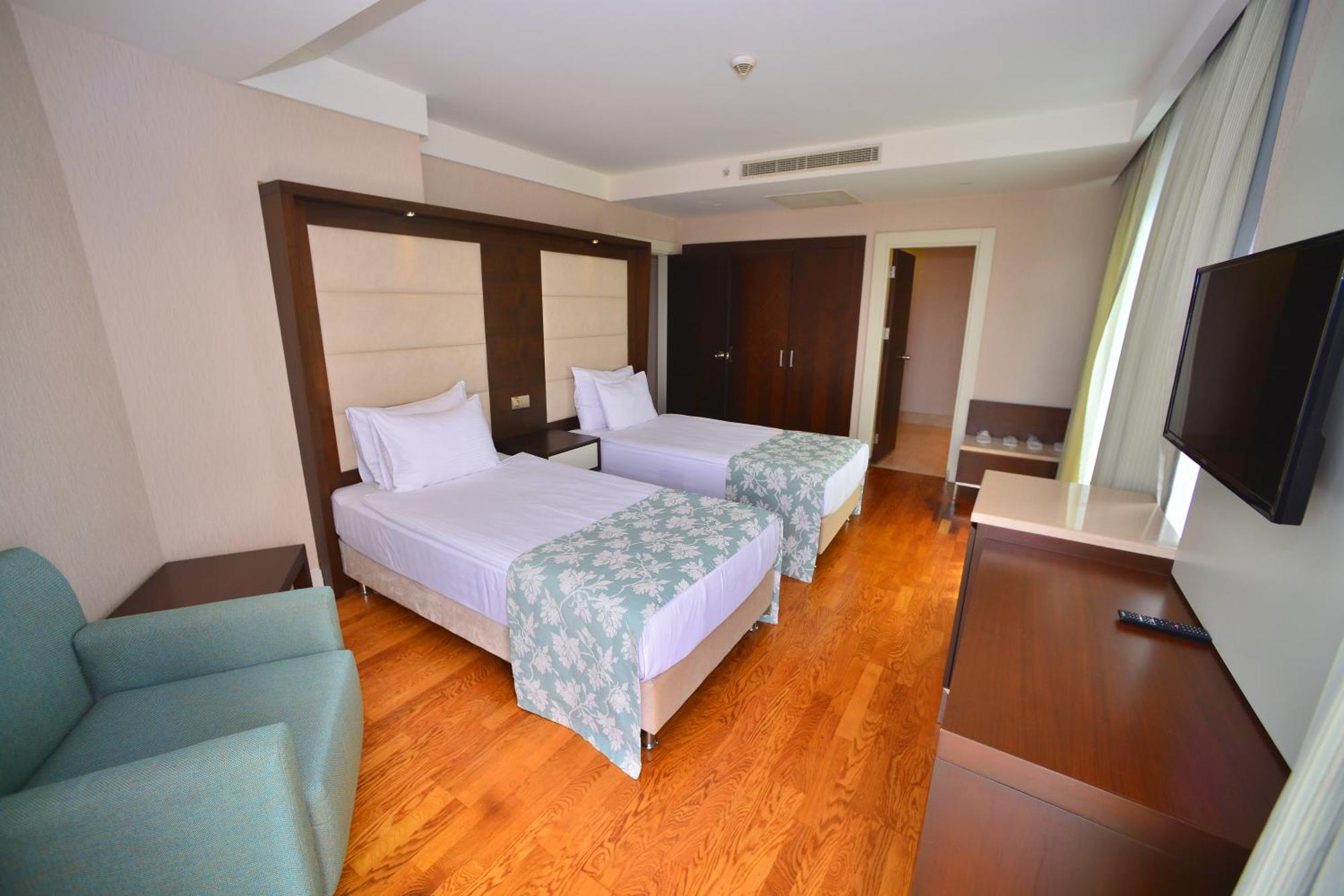 Ramada Plaza Antalya Hotel Exterior photo
