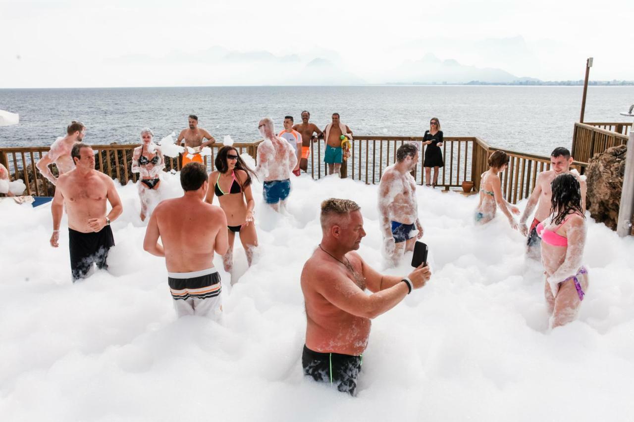 Ramada Plaza Antalya Hotel Exterior photo Foam party